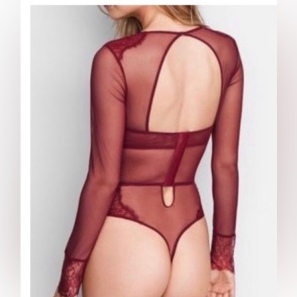Victoria’s Secret Lingerie Bodysuit Long Sleeve Underwire Light Padded. NWT